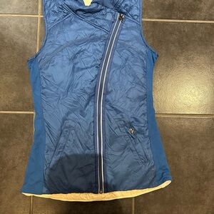 Lululemon what the fluff vest - size 4
